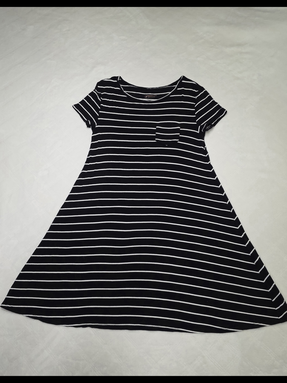 Arizona Jean Company Black & White Striped Short Sleeve Swing Dress